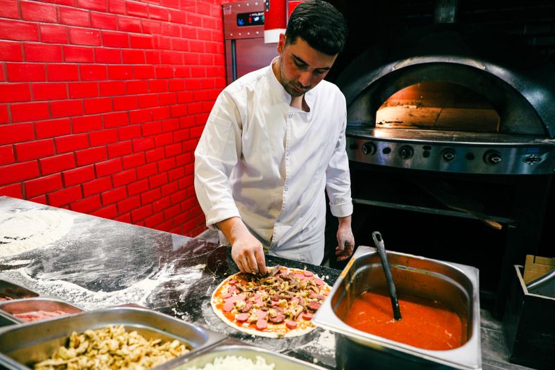 Classic Margherita mod pizza