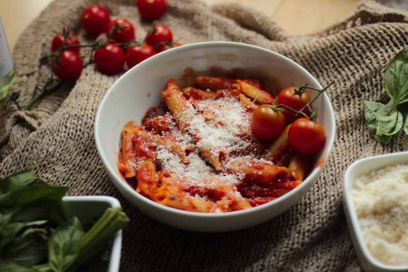 Meatballs with sauce side